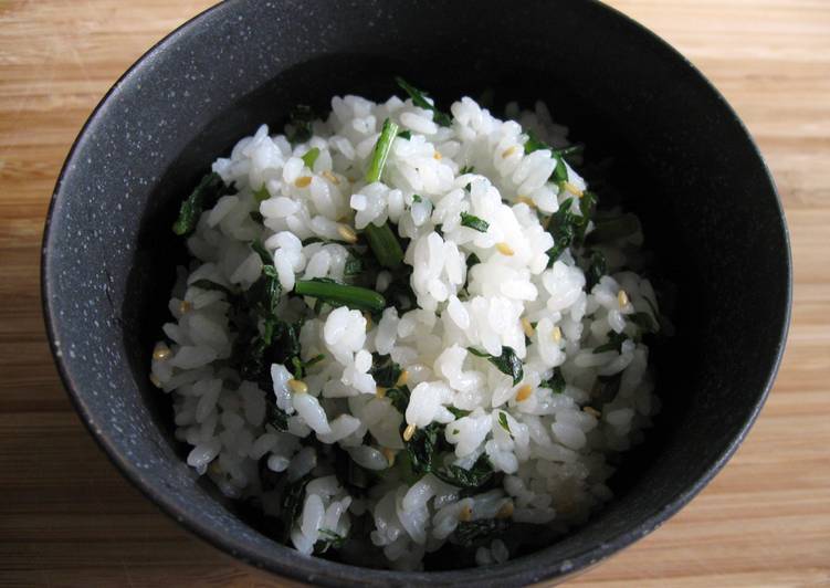 Shungiku (Edible Chrysanthemum) Mazegohan