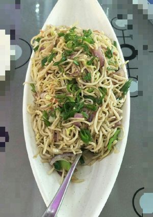 A picture of Veg. Chaomein.