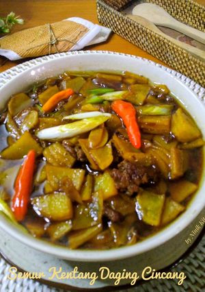 Foto resep Semur Kentang Daging Cincang
