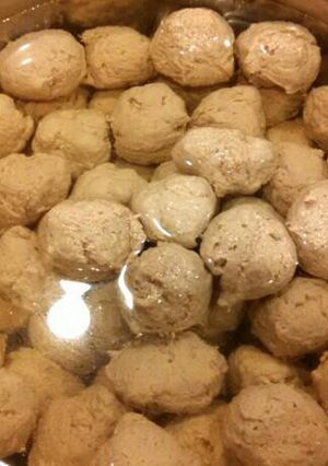 A picture of Asian style beef meatballs Q弹牛肉丸.