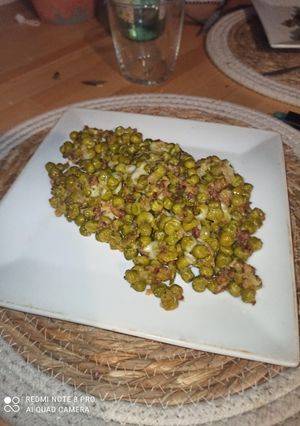 Una foto de Guisantes con Jamón Ibérico