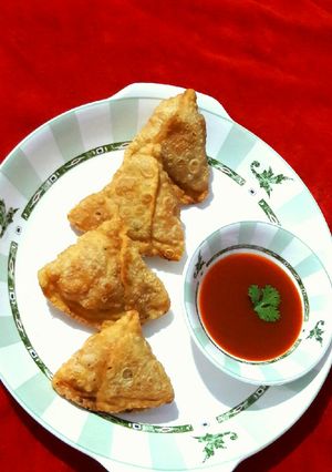 A picture of Cheese Macaroni Samosa.