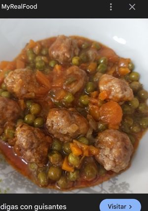 Una foto de Albóndigas con guisantes