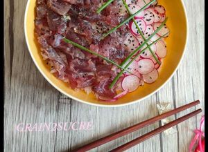 Une photo de Poke Bowl Thon, Radis & Sésame Noir