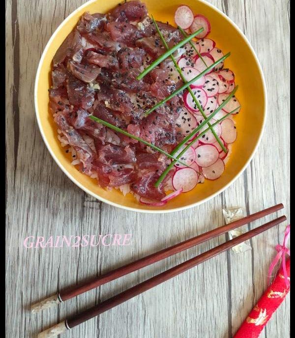 Une photo de Poke Bowl Thon, Radis & Sésame Noir