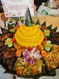 Nasi kuning untuk tumpeng