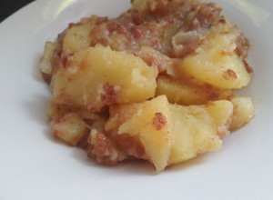 Una foto de Guiso de papas con cochayuyo tostado