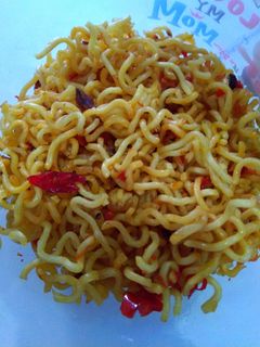 Foto resep Mie kering pedas (aneka cemilan)
