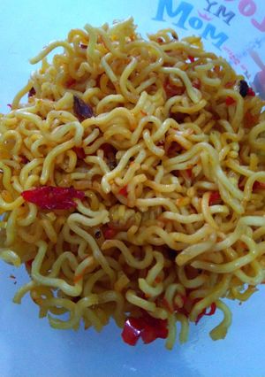 Foto resep Mie kering pedas (aneka cemilan)