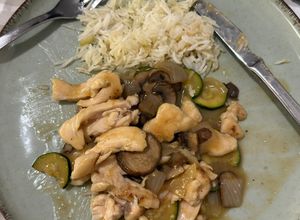 Foto de Frango Salteado com Legumes e Molho de Soja - Receita Saudável
