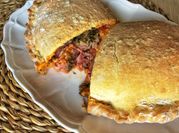 Una foto de calzone italiano