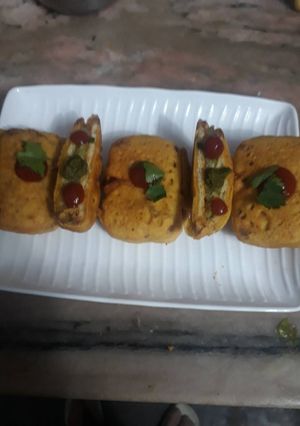 A picture of Biscuit pakode.