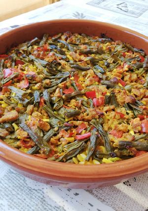 Una foto de Arroz al horno de verano (arròs al forn en tonyina)