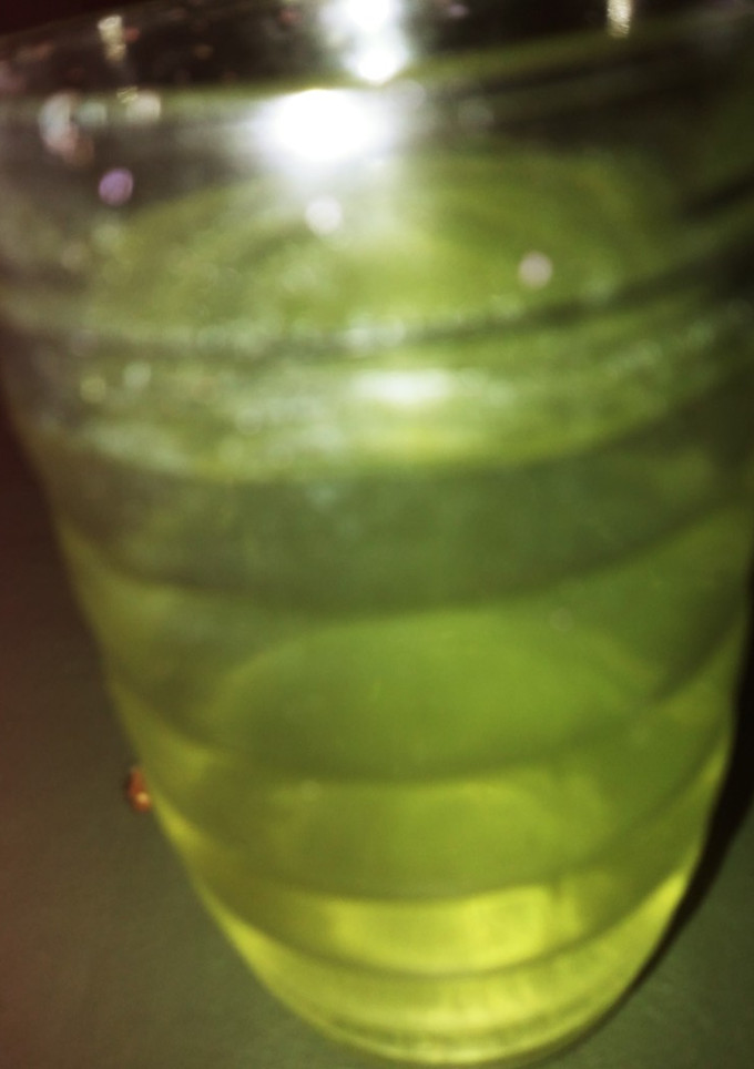 Una foto de Agua fresca de lima y albahaca vegan 100%💨👏