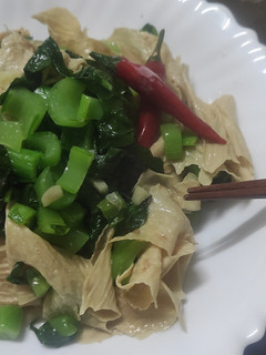 年節年菜大熱炒-雪菜豆皮(素食可) 的食譜成品照片