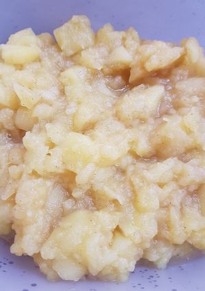 Une photo de Compote de pommes et cannelle