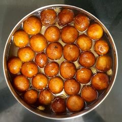 A picture of Sweet potato jamuns.
