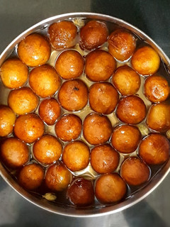 A picture of Sweet potato jamuns.