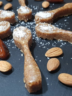 Una foto de Snack de coco y almendra sin azúcar
