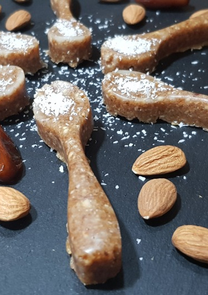 Una foto de Snack de coco y almendra sin azúcar