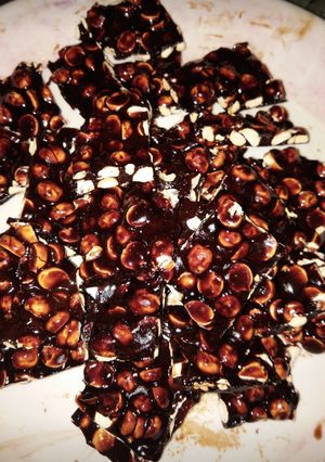 A picture of Chana chikki.