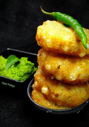 A picture of Sabudana Vada.