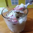 Milk shake de vainilla con frutillas