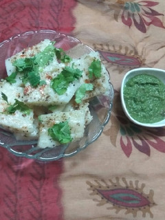 રવા ના ઢોકળા (Rava Dhokla Recipe In Gujarati) રેસીપી મુખ્ય ફોટો