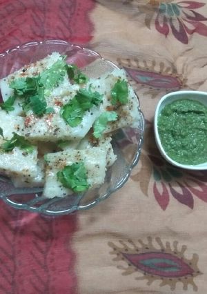 રવા ના ઢોકળા (Rava Dhokla Recipe In Gujarati) રેસીપી મુખ્ય ફોટો