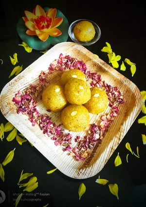 A picture of Motichoor (with suji) laddu.