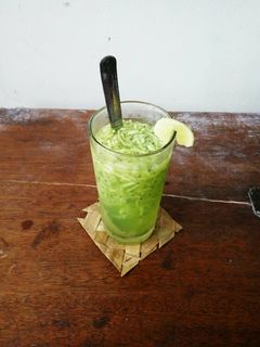 Foto resep Es timun selasih 😘