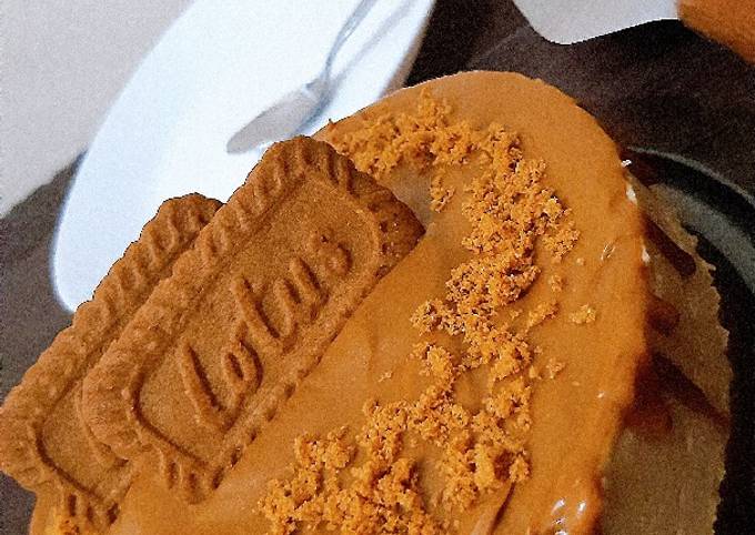No Bake Lotus Biscoff Cheesecake