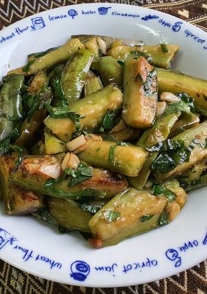 Hình của món Cà tím xào tỏi.
