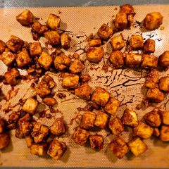 A picture of Curry teriyaki tofu.