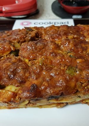 A picture of My Crisp Lasagne with soft Mozzarella Cheese on top. 😀.