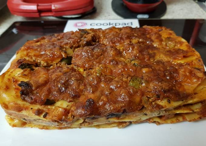 How to Prepare Ultimate My Crisp Lasagne with soft Mozzarella Cheese on top. 😀