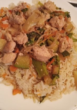 Una foto de Chapsui de pollo con arroz