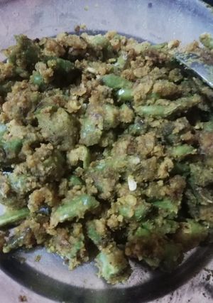 A picture of Besan ki mirch (gramflour chilli).