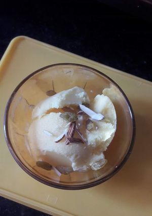 A picture of Custard ice cream.