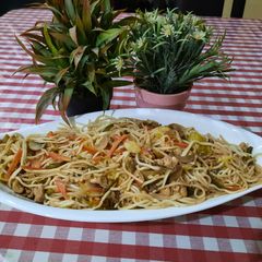 A picture of Chicken chowmein.