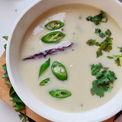 A picture of गुजराती कढ़ी (खट्टी मीठी).