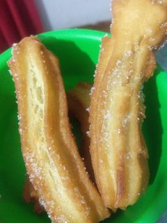 Una foto de Churros súper fáciles (con o sin churrera)