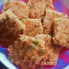 A picture of Chicken alu toast.