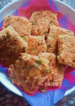 A picture of Chicken alu toast.