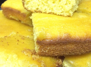 Una foto de Pan de Elote (Corn Bread)