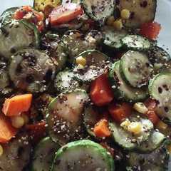 รูปของ Ensalada de vegetales y semillas
