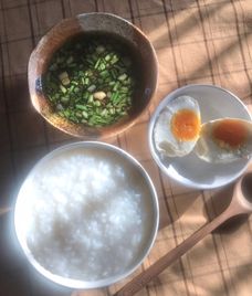 cơm nguội và trứng vịt