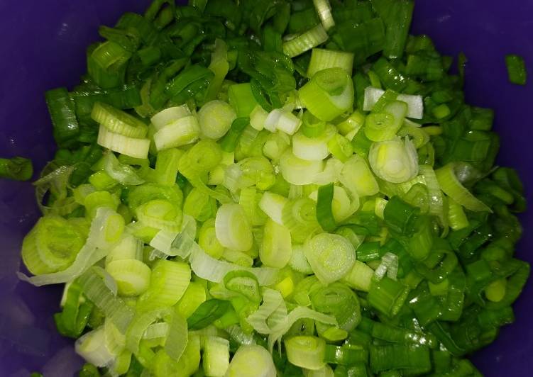 Tips Menyimpan Bawang Daun