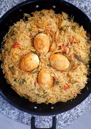 A picture of Egg Pulao.