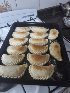 Una foto de Empanadas de pollo. Sábado a la noche. Grace
